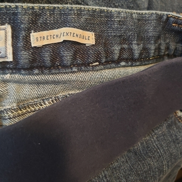 Old Navy Maternity Capri Cropped Jeans Raw Frayed Hem Women's Medium M Cute EUC - Picture 4 of 6